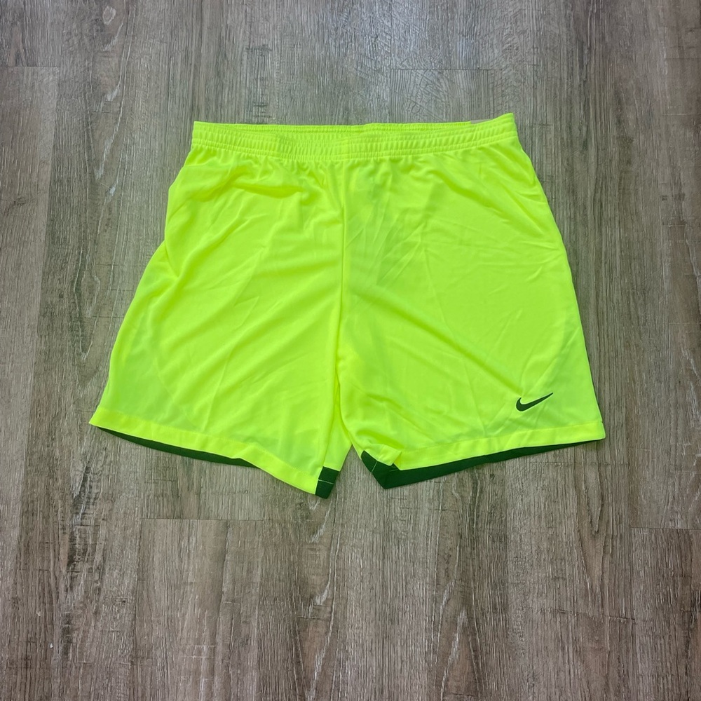Nike Mens Dri Fit Classic 11 Slim Fit Shorts Volt Green Sz XL DH8127-448